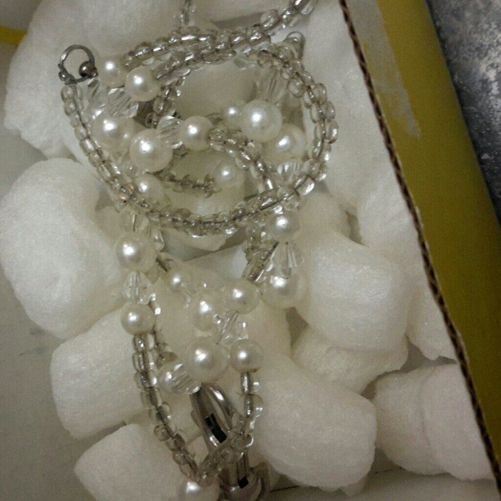 Pearl lanyard
